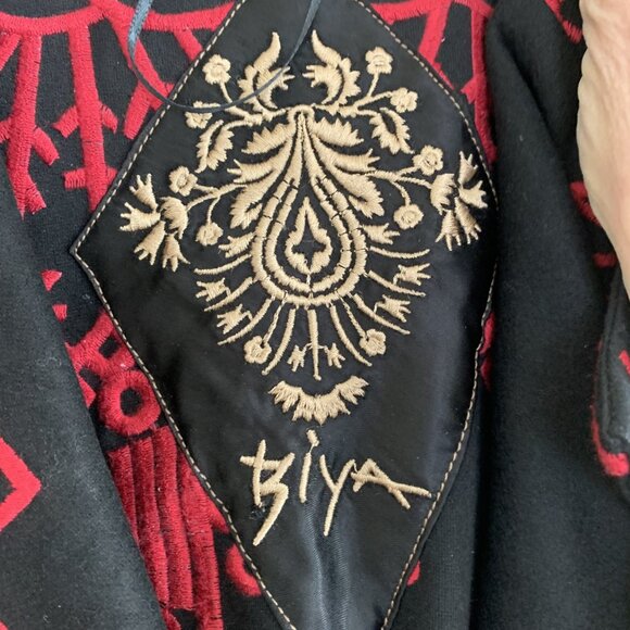 BIYA Johnny Was Exquisite Embroidered Coat Size Small - Picture 3 of 3